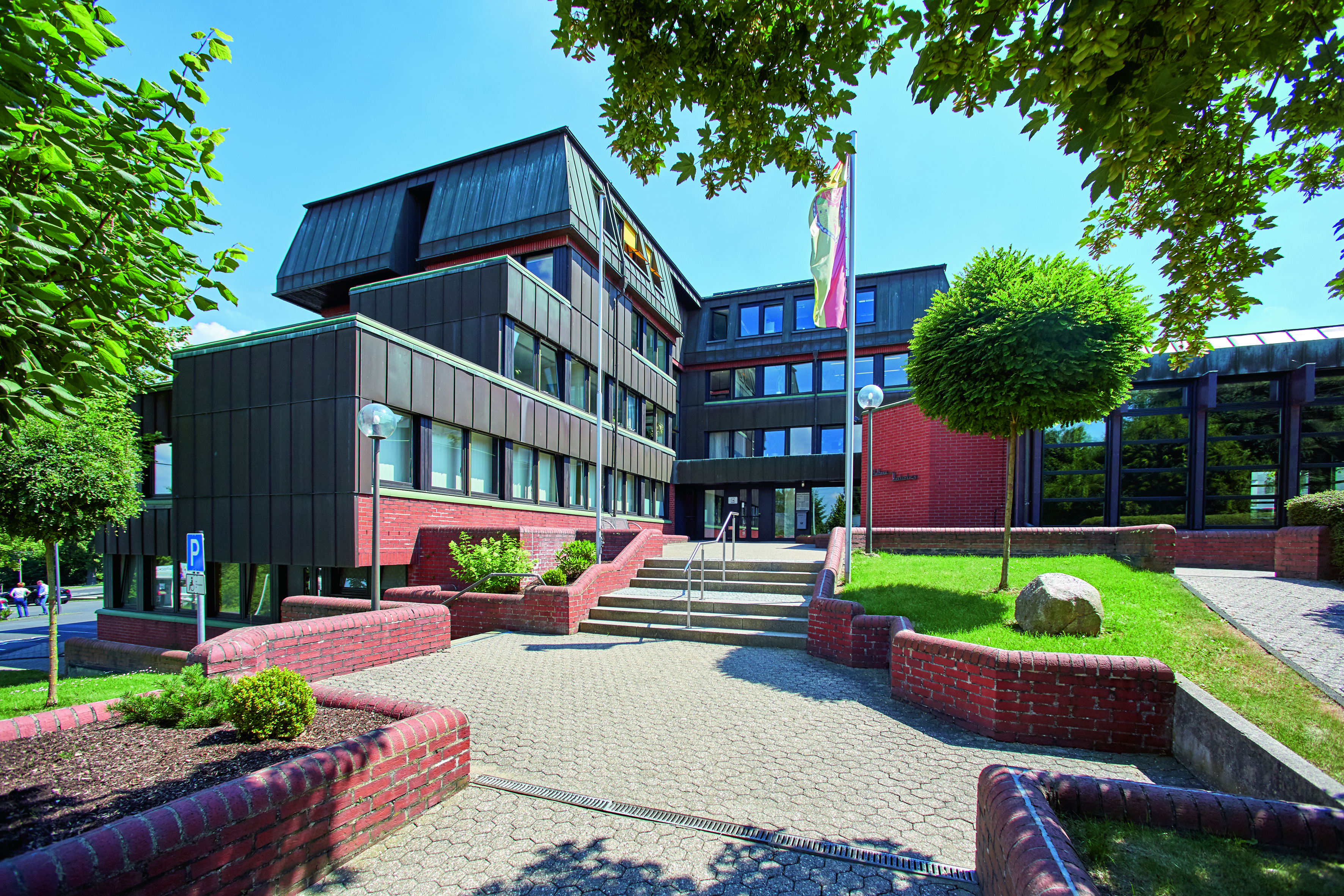 Die Büros der Verbandsgemeindewerke Hachenburg befinden sich im Rathaus der gleichnamigen Residenzstadt.