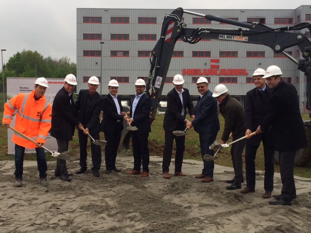 Helukabel feiert Baubeginn der neuen Unternehmenszentrale