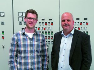 Matthias Hammans, Entwicklungsleiter /links), und Johannes Paschmanns, technisch-kaufmännischer Leiter (rechts) der Hell GmbH & Co. KG, Krefeld