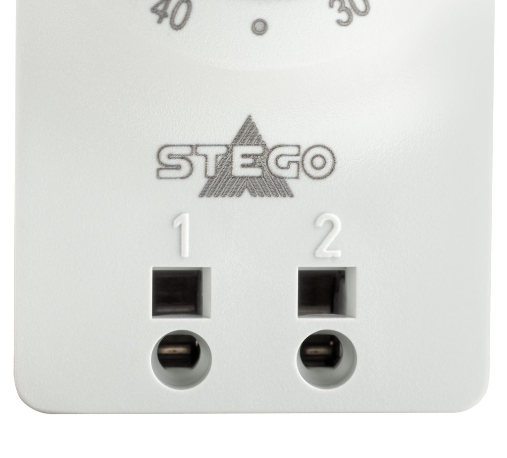  Klein-Thermostate von Stego mit Push-In Klemmen für schnelle und werkzeuglose Stromzuführung.