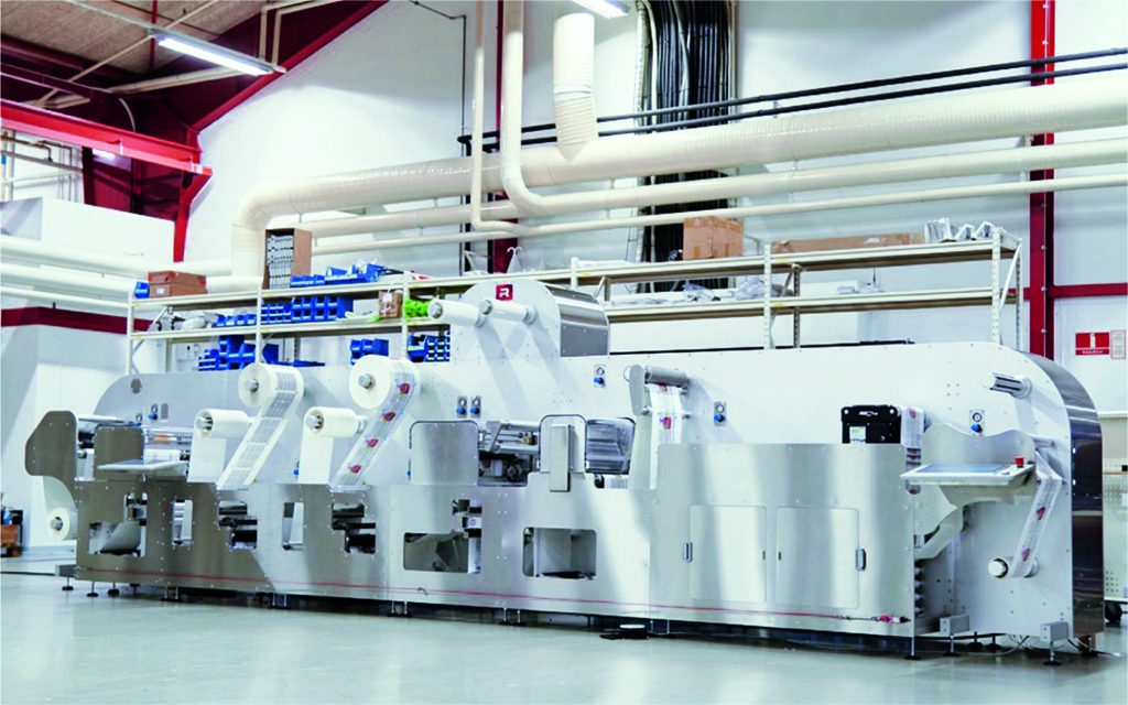  Refine verbessert Effizienz und Flexibilität einer Finishing-Maschine zur Etiketten-Veredelung mit Automatisierungstechnik von Beckhoff.