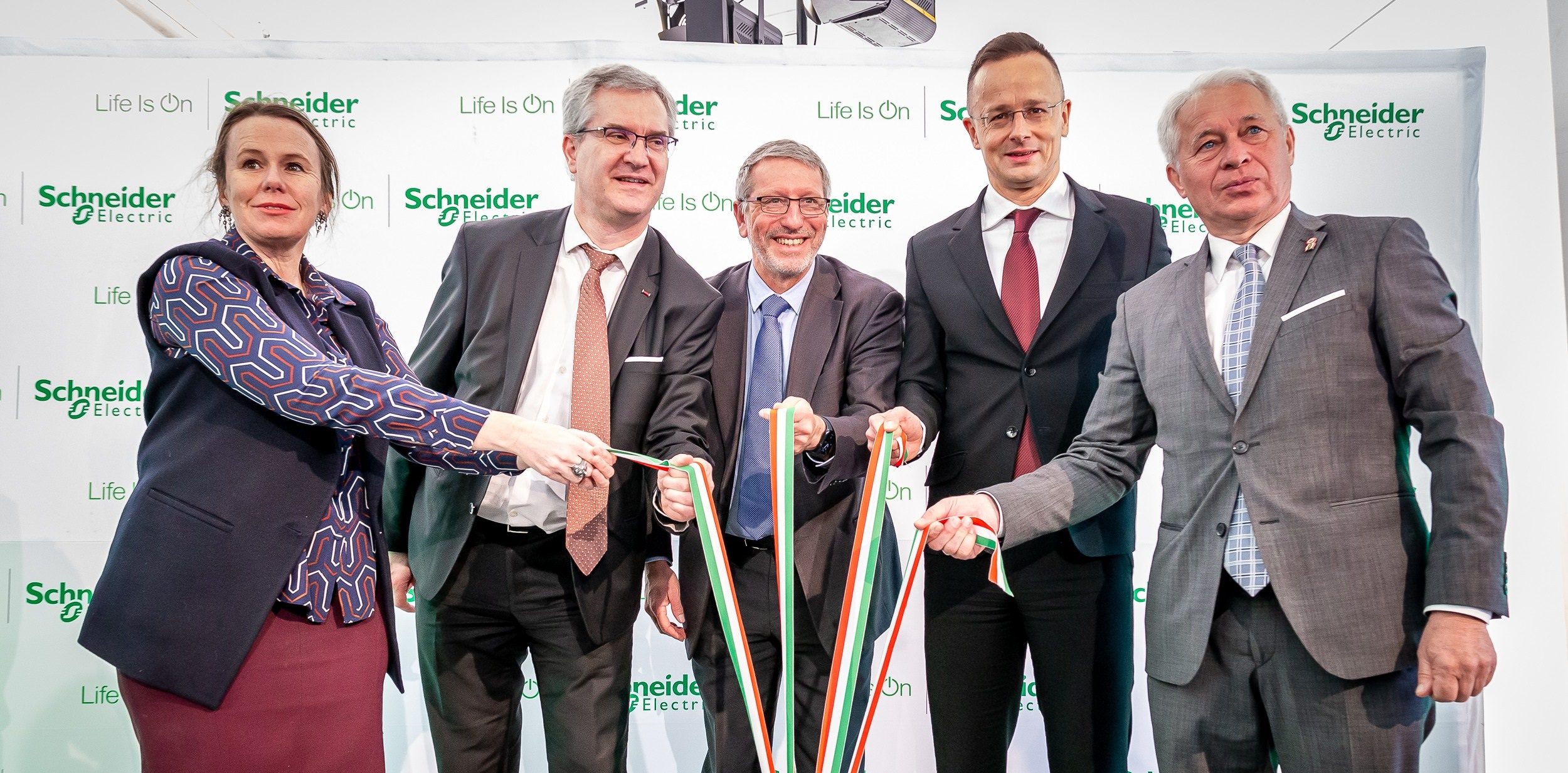Schneider Electric 
baut Werk in Ungarn