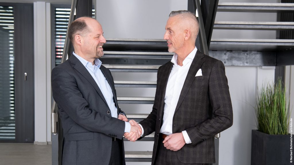  Johannes Pfeffer, Vice President der BU Automation bei Wago, 
und Steffen Winkler, Vertriebsleiter der BU Automation bei Rexroth, wollen noch 
weitere System- und Technologiepartner für ctrlX OS ins Boot holen.