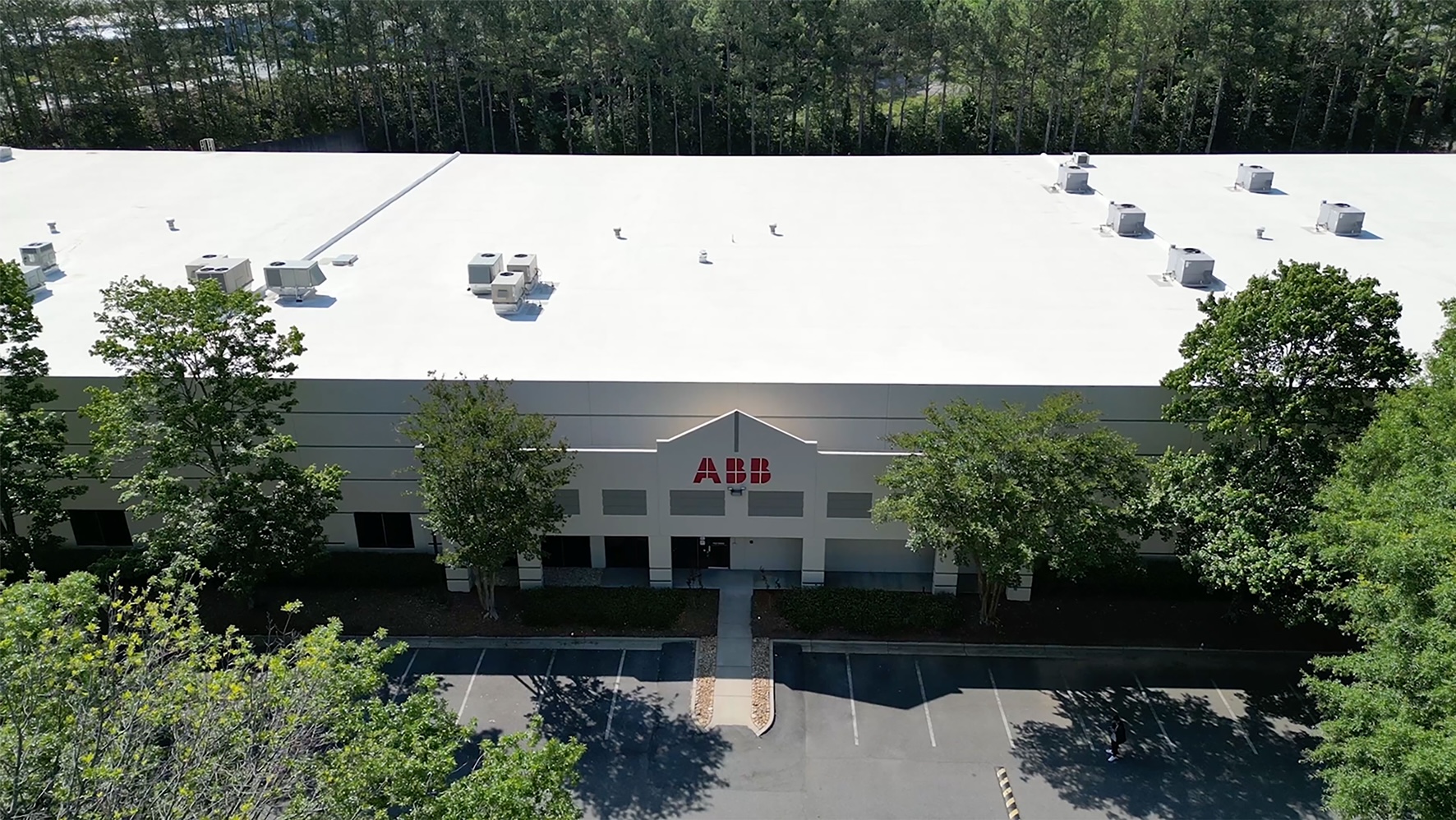 ABB Robotics eröffnet neues Logistikzentrum in den USA