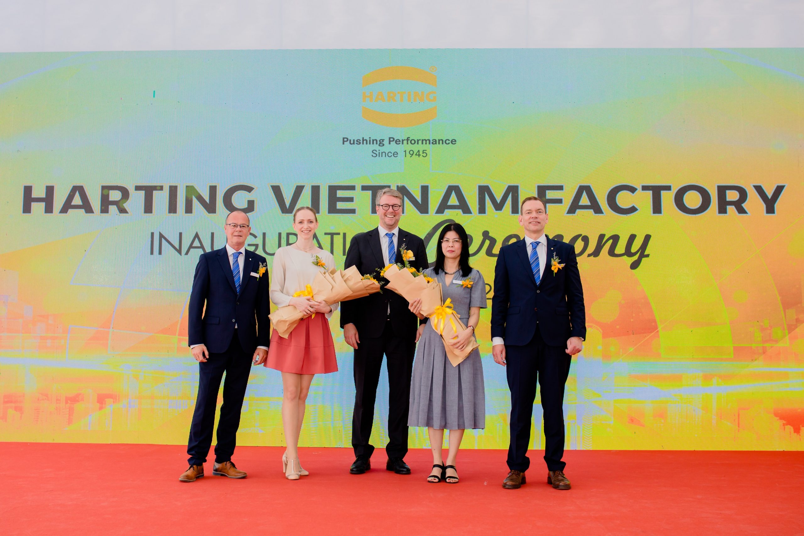 Harting eröffnet Werk in Vietnam